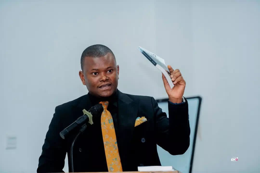 Isaac Kabwe en prédication